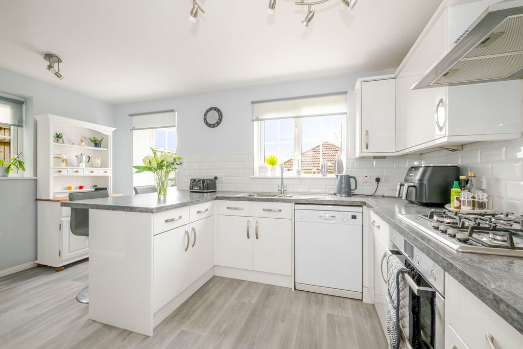 Property photo 2 of 20 Photo 5