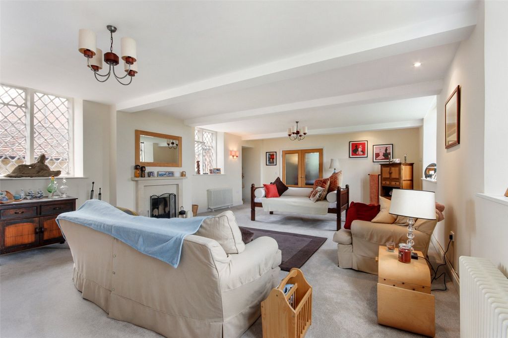 Property photo 2 of 16 Sitting Room