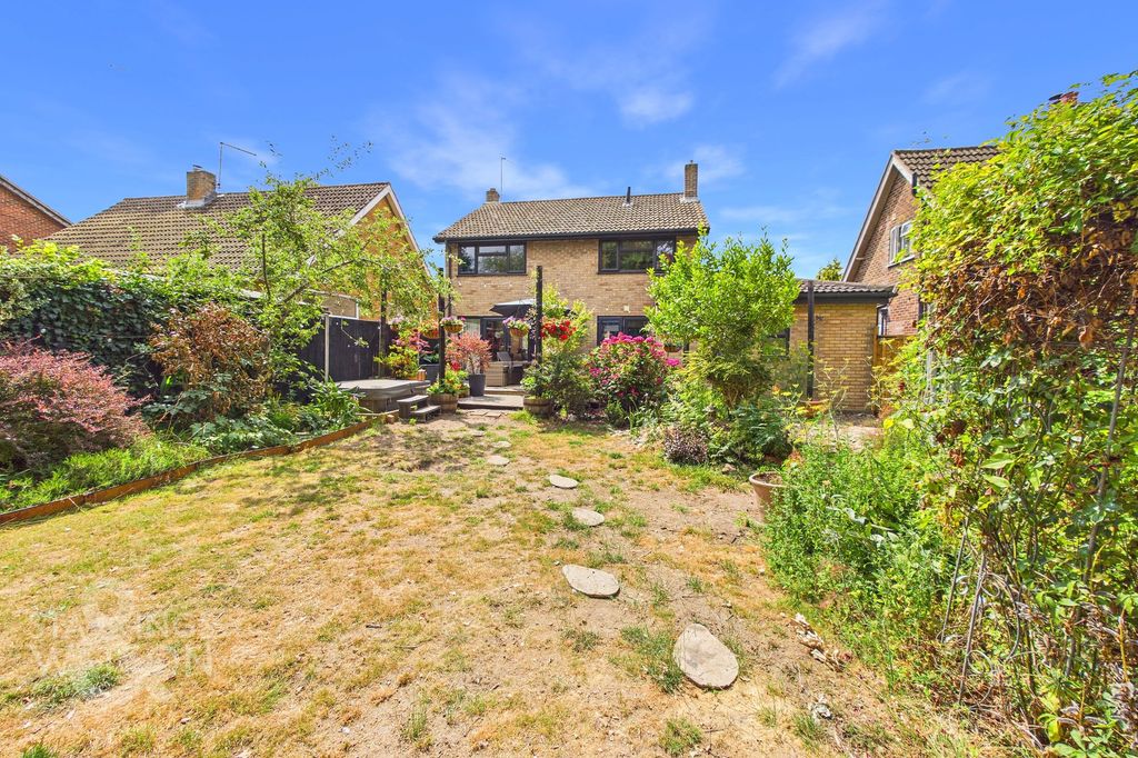 Property photo 2 of 24