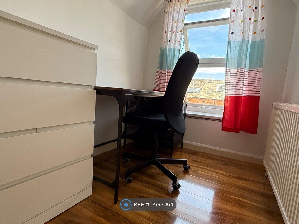Property photo 3 of 6