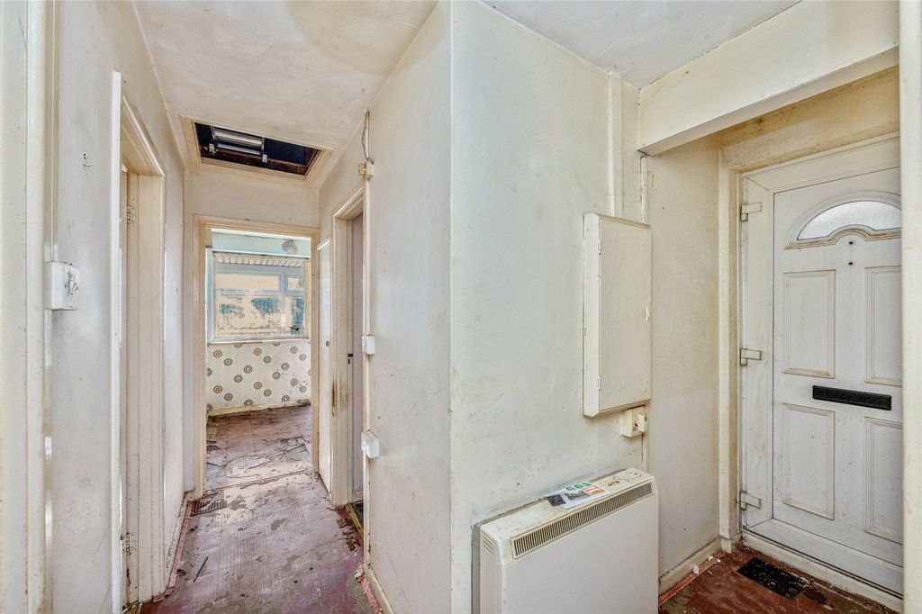 Property photo 2 of 15 Picture No. 13