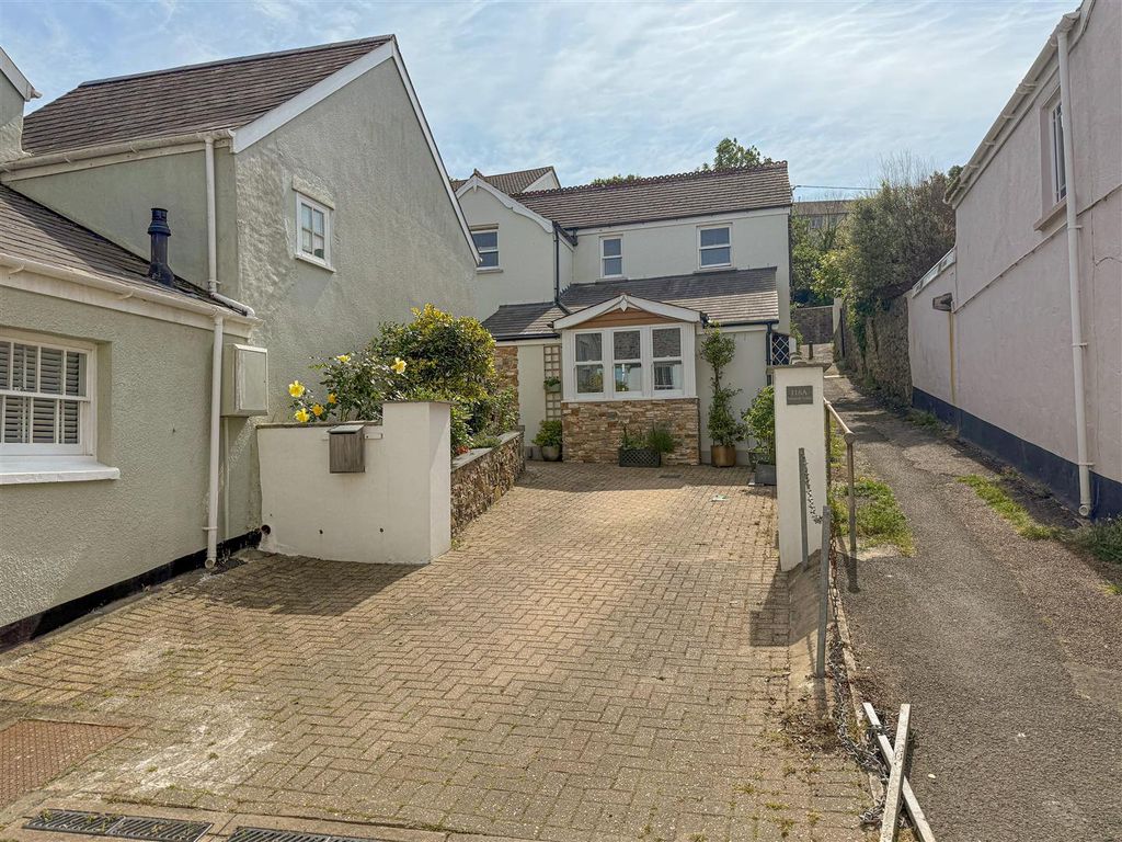 Property photo 3 of 26