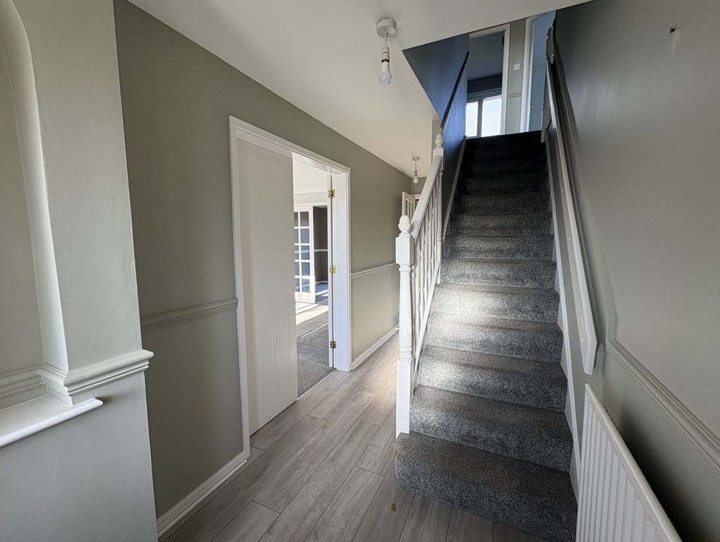 Property photo 2 of 5 Hallway