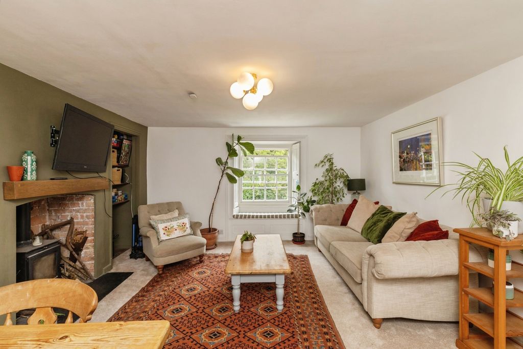 Property photo 3 of 11 Pbox-Img.Jpg