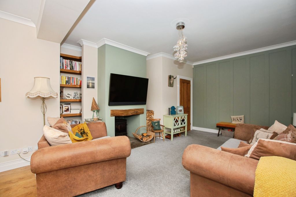 Property photo 3 of 21