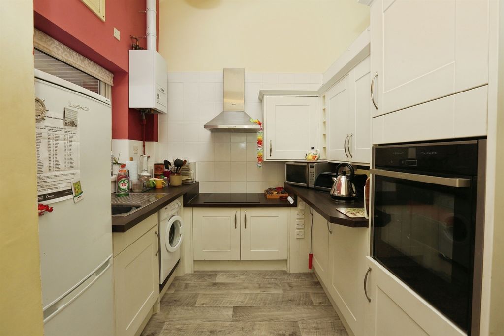 Property photo 2 of 14