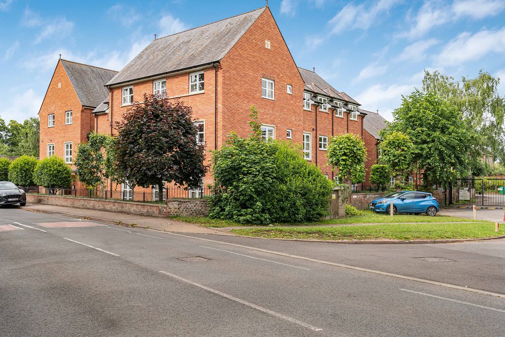 Property photo 1 of 24