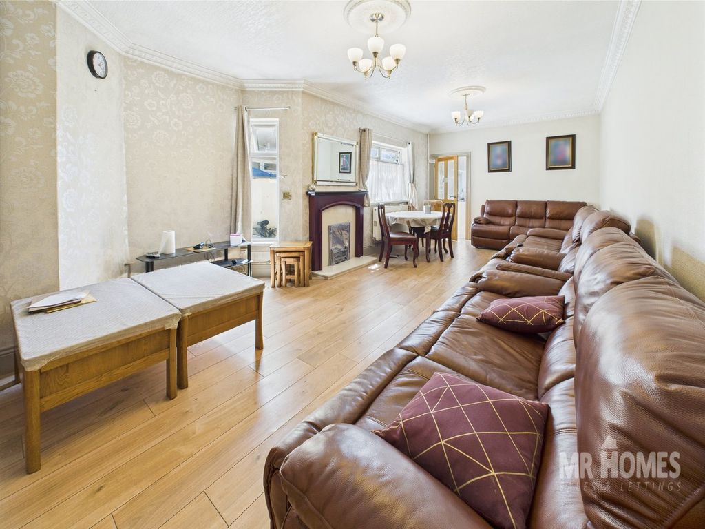 Property photo 3 of 36