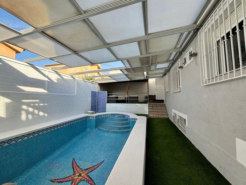 Property photo 2 of 39