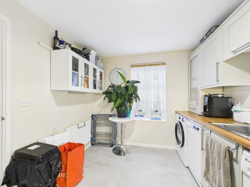 Property photo 3 of 16 Breakfast/Kitchen