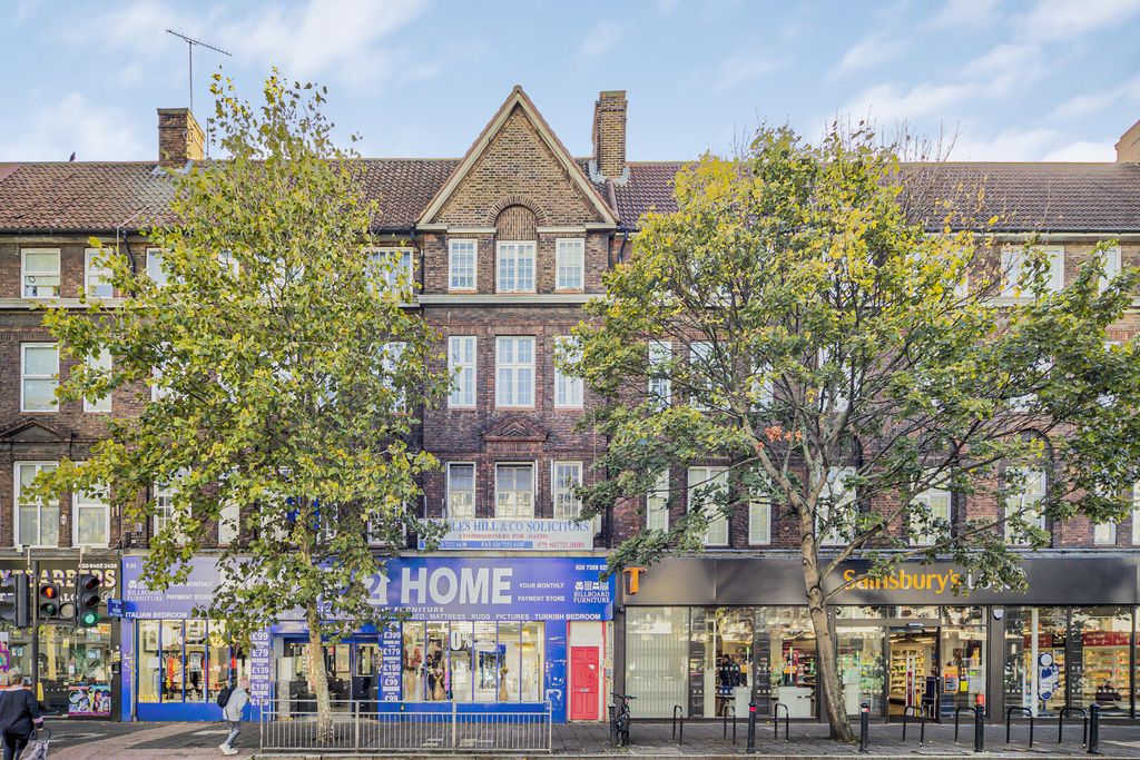 Property photo 3 of 11 Front (Exterior)