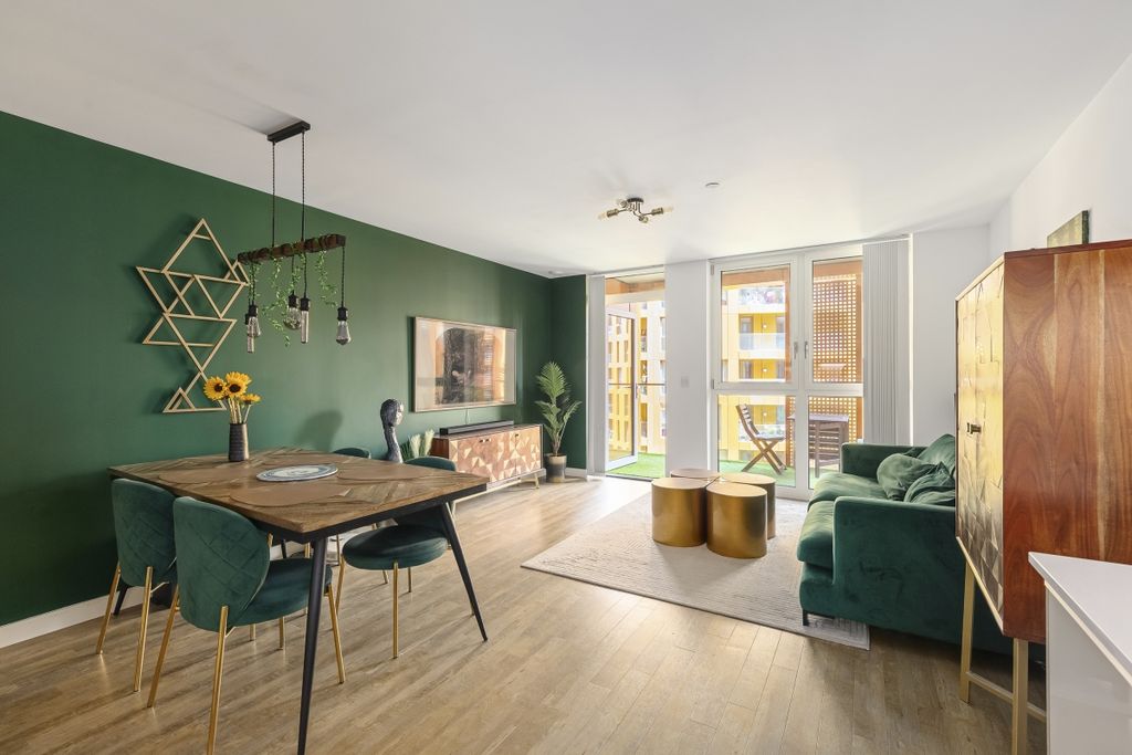 Property photo 2 of 14 094A7851