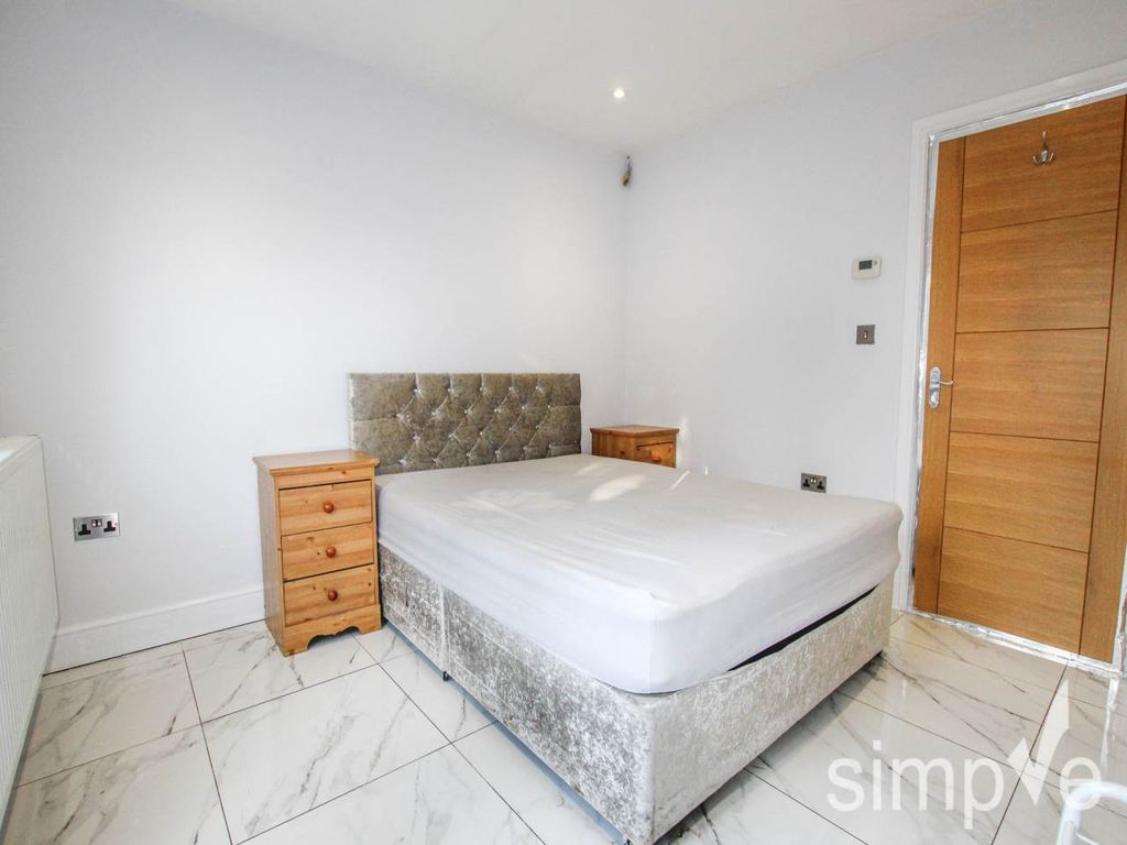 Property photo 3 of 8 Img_9571