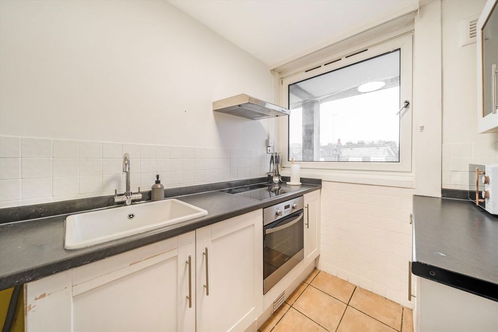 Property photo 3 of 4