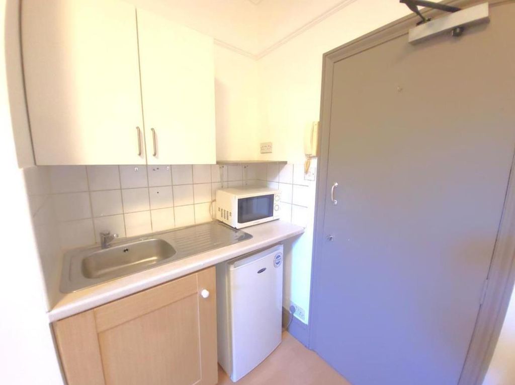 Property photo 3 of 4 Zfj7V_Atyeskz_-Rplfcmq.Jpeg