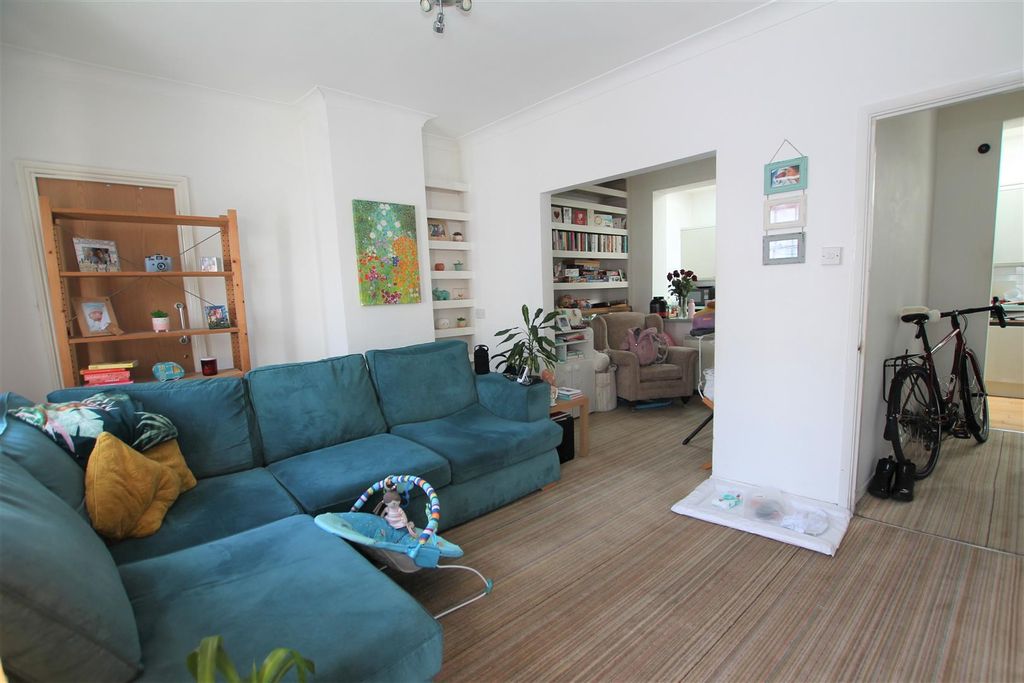 Property photo 1 of 5 Living Room