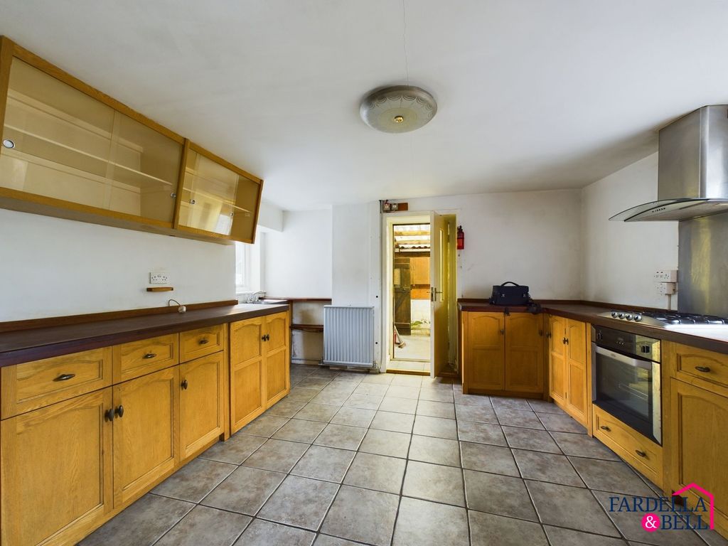 Property photo 2 of 29