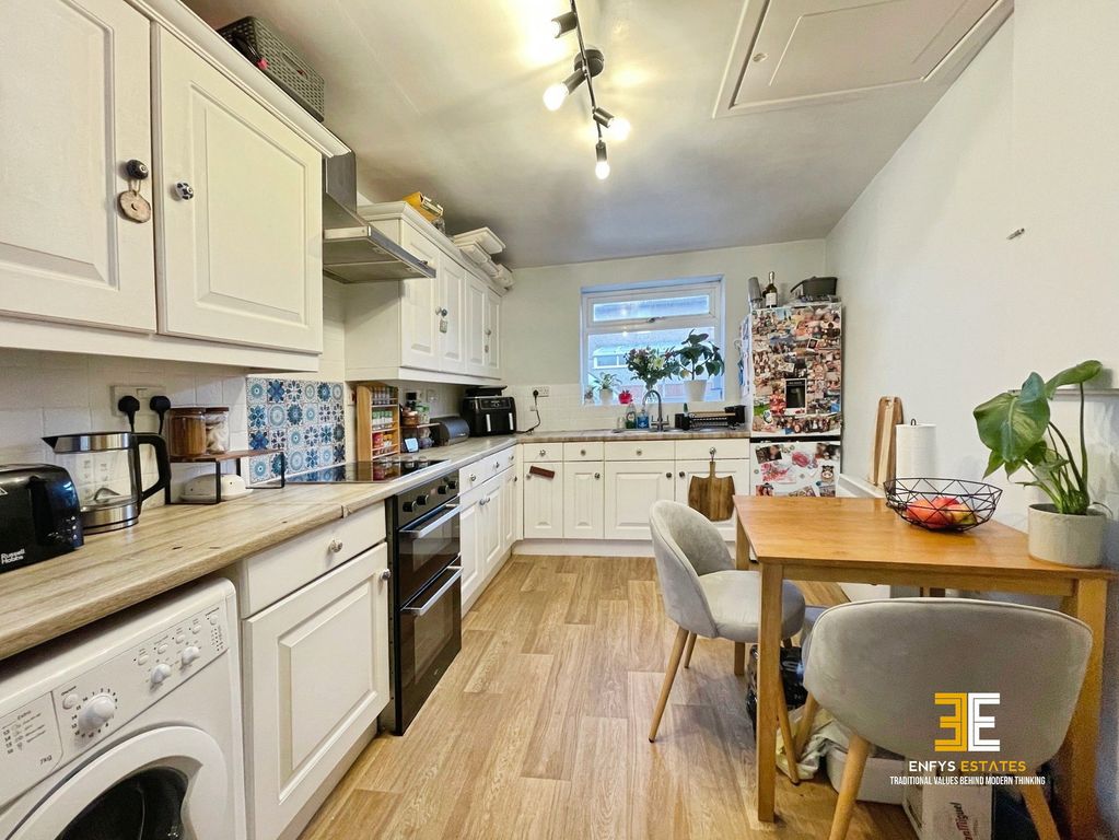 Property photo 3 of 22