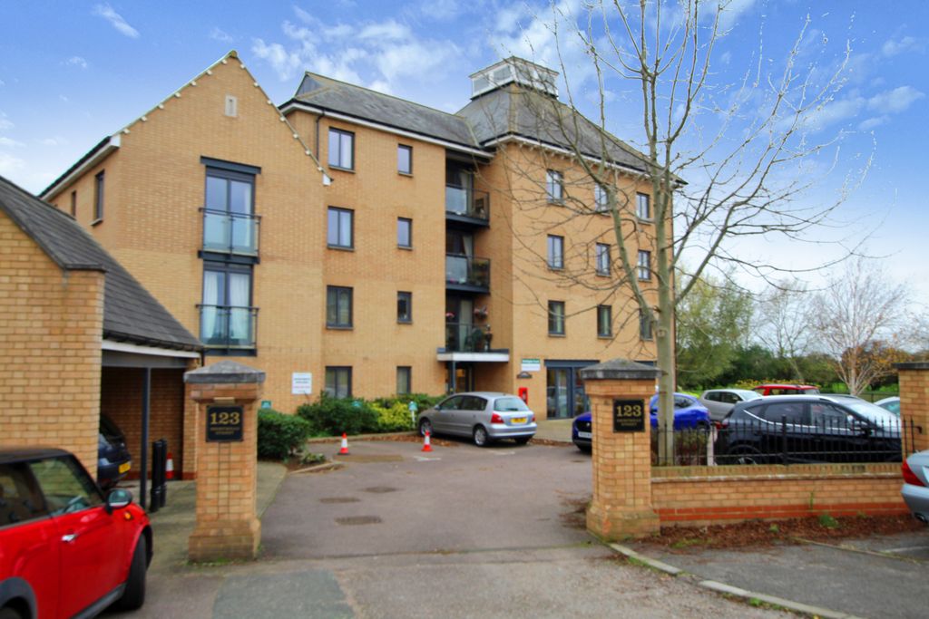 Property photo 2 of 13