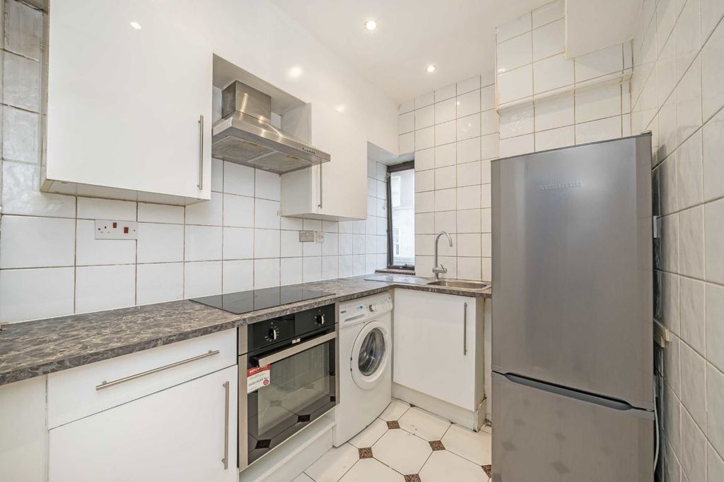 Property photo 3 of 5