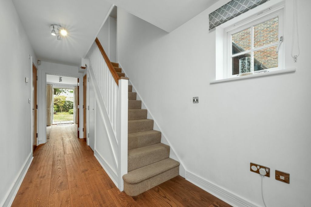 Property photo 2 of 13 Entrance Hall
