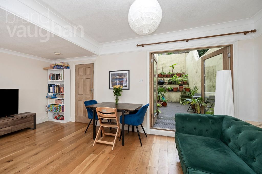 Property photo 2 of 20 Picture No. 51