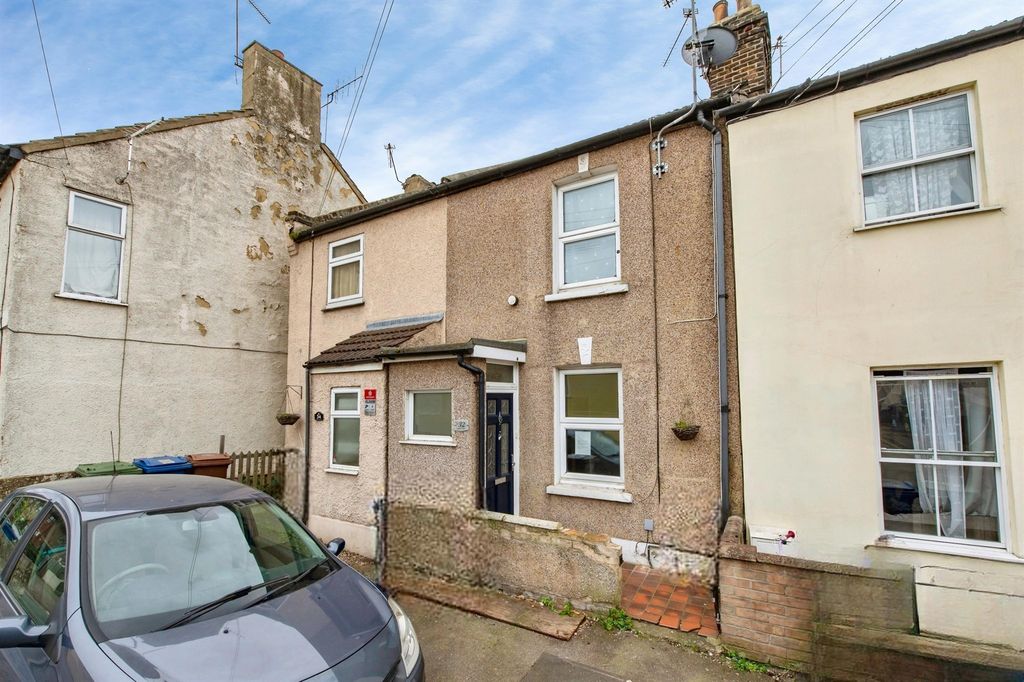 Property photo 1 of 18
