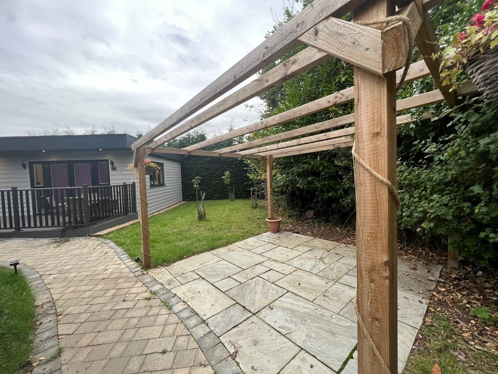 Property photo 3 of 10 Front