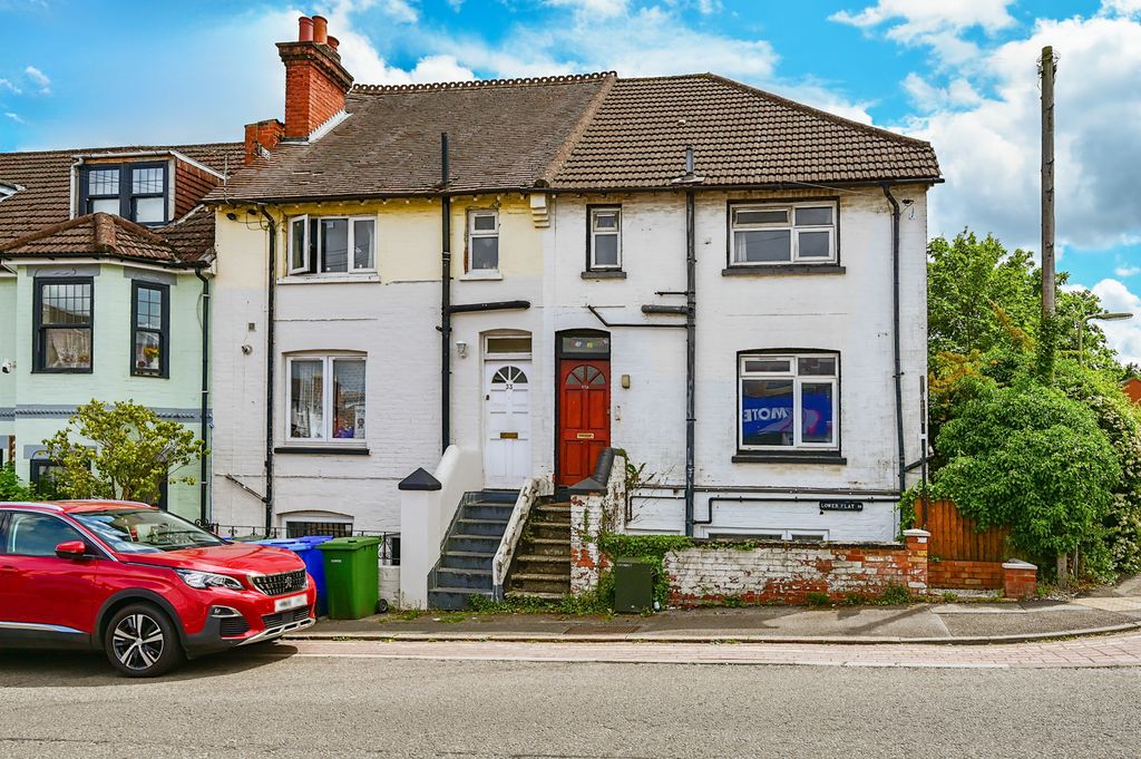 Property photo 1 of 8 Front