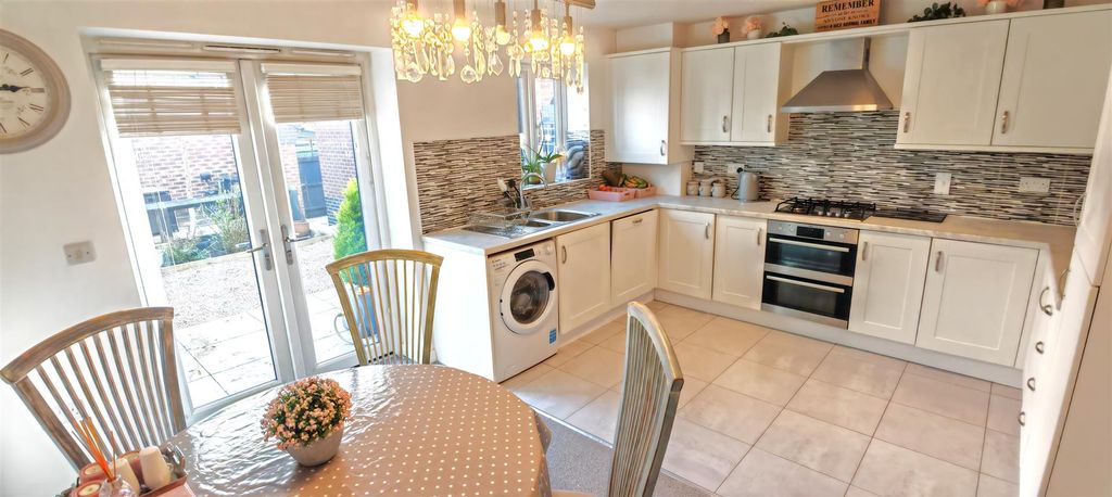 Property photo 3 of 27 3.Jpg