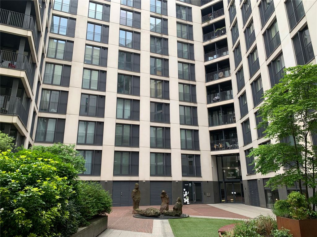 Property photo 1 of 14 Building