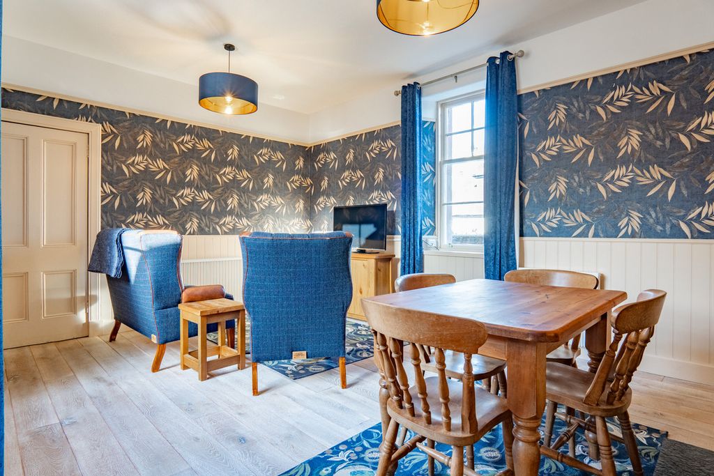 Property photo 3 of 24