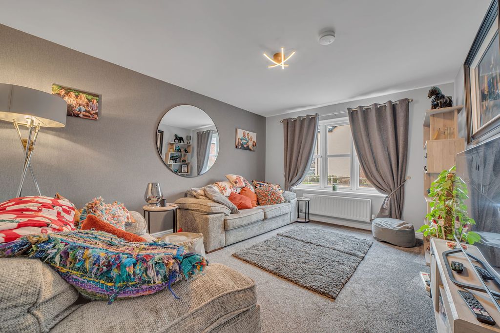 Property photo 3 of 22