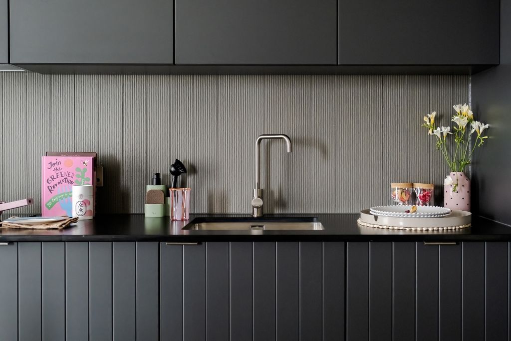 Property photo 3 of 12 Coppermaker-Squar...