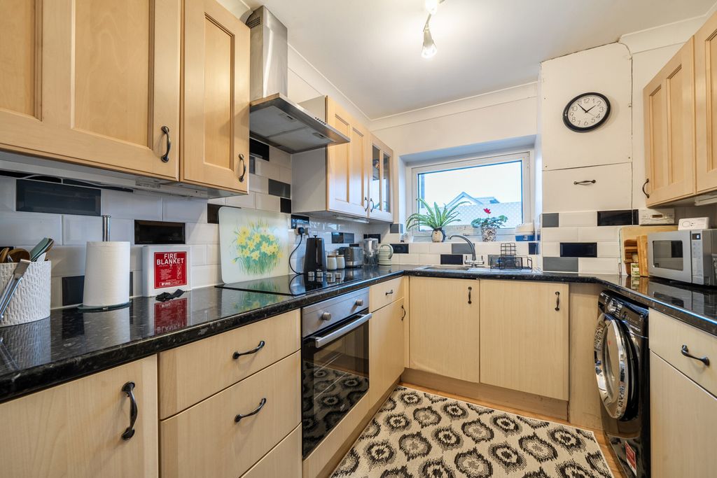 Property photo 2 of 12 1459026-9-6A04Ab1...