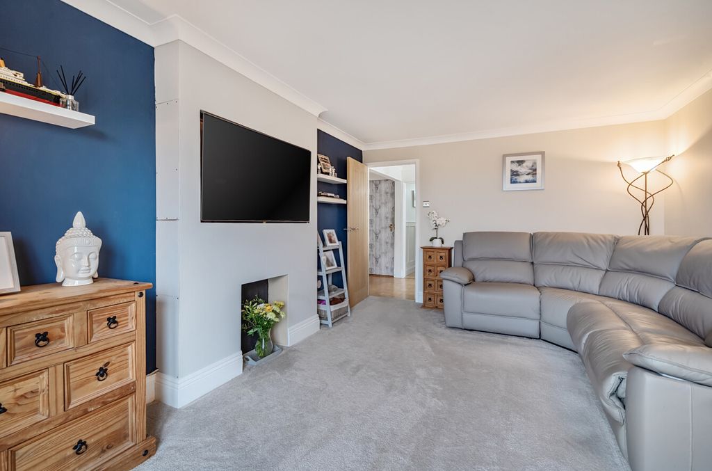 Property photo 2 of 27 1389499-5-6940383...