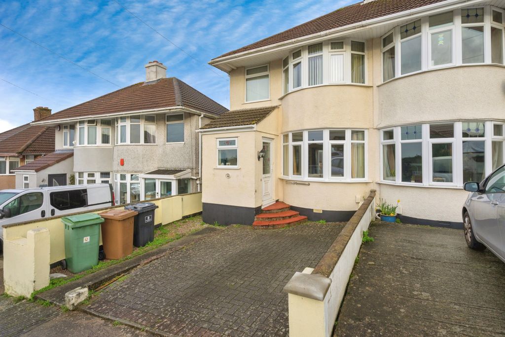 Property photo 3 of 20