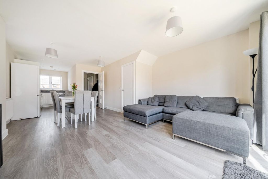 Property photo 2 of 16 1289011-24-6836Cf6E2183B.Jpg