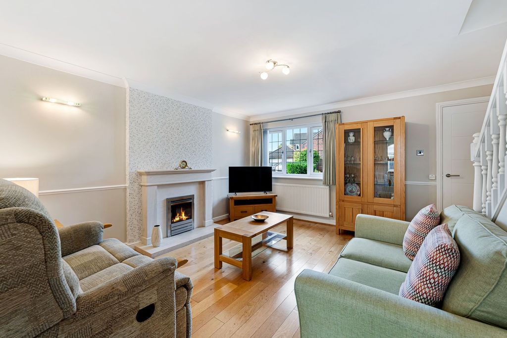 Property photo 2 of 39