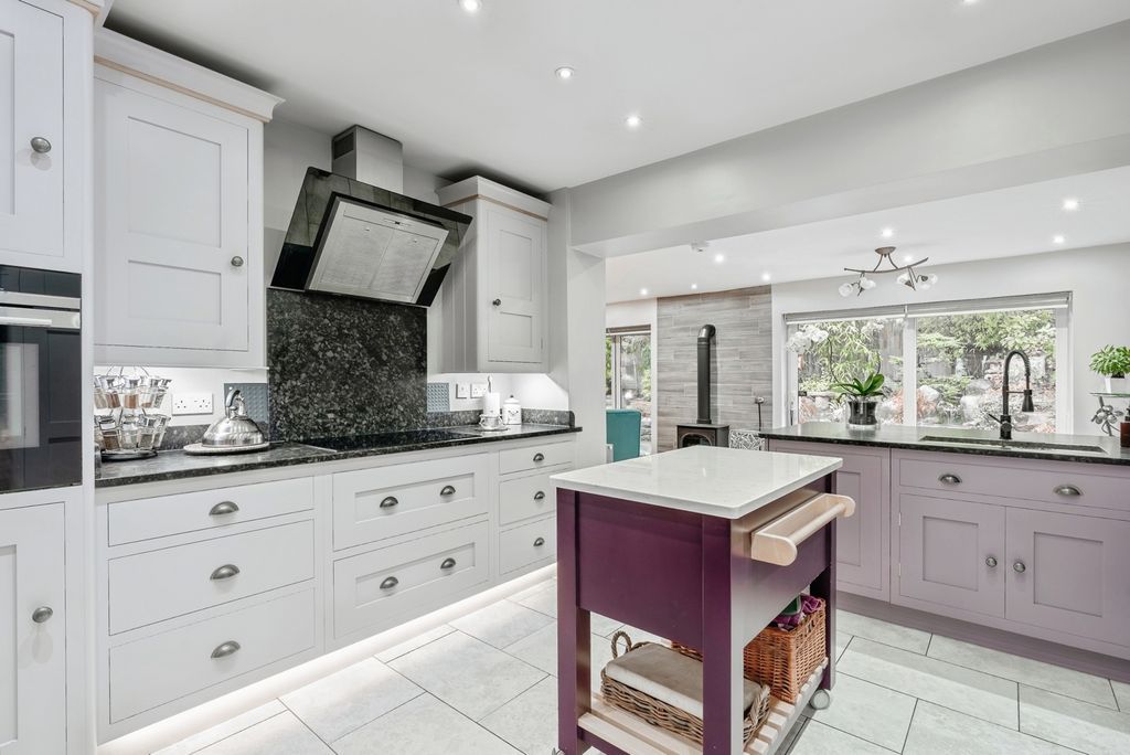 Property photo 2 of 40 Pbox-Img.Jpg