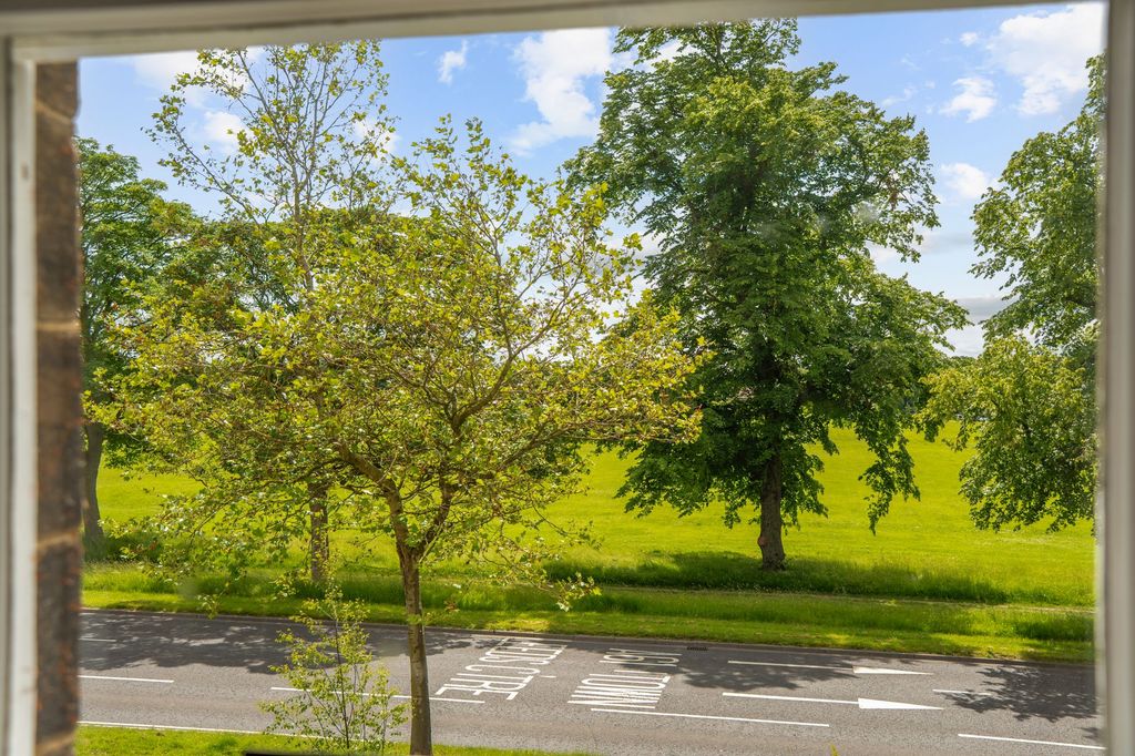 Property photo 3 of 30