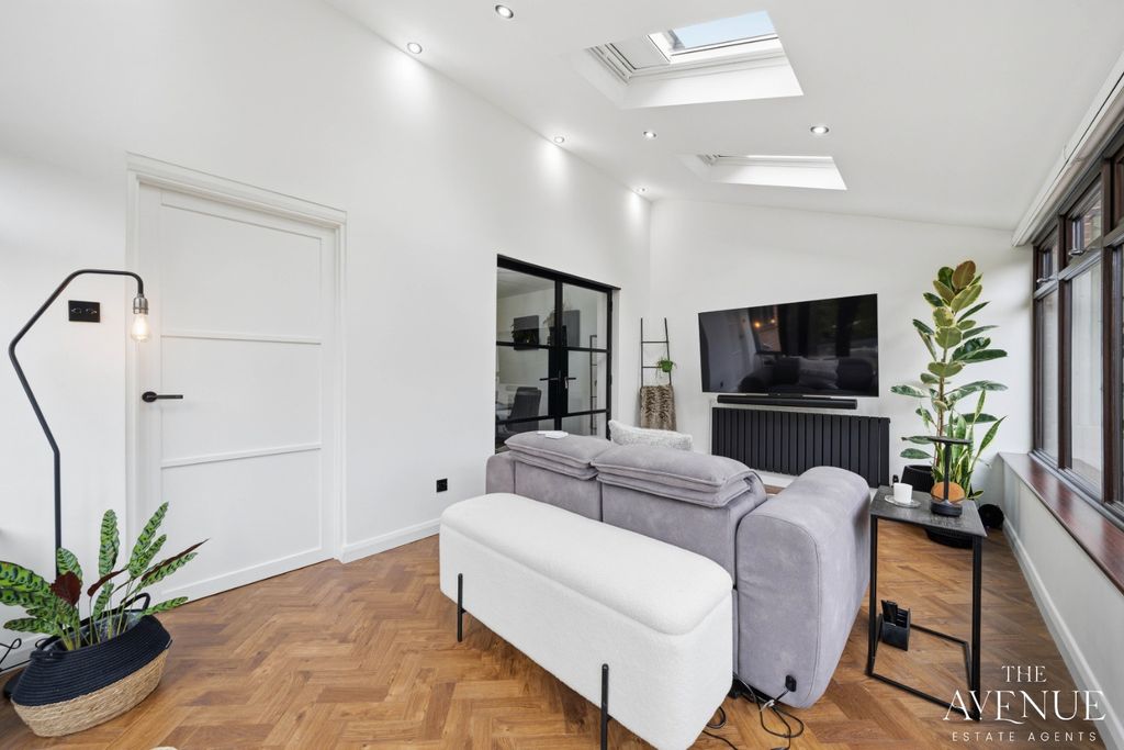 Property photo 3 of 46 5051365