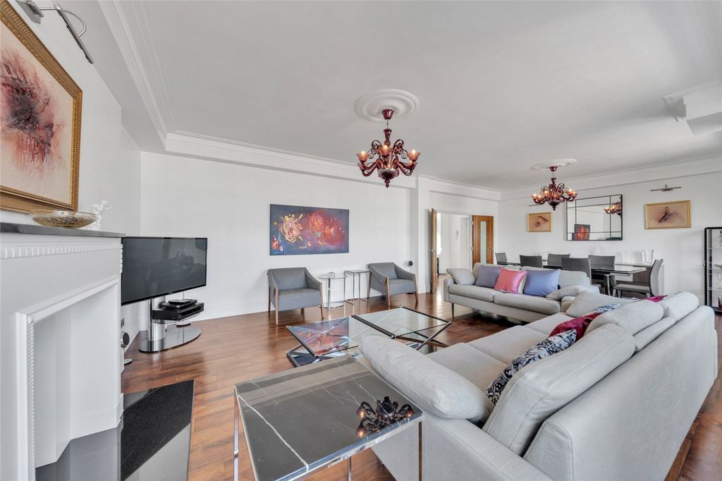 Property photo 2 of 15 Picture No. 11