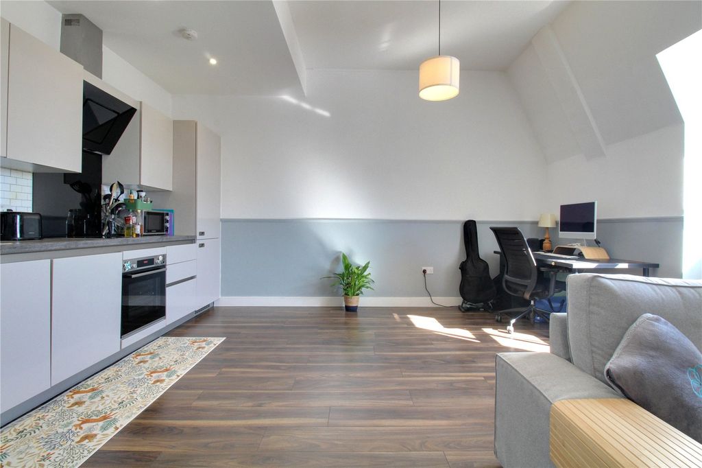 Property photo 3 of 13 Picture No. 10