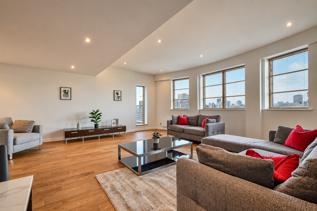 Property photo 1 of 13 Png