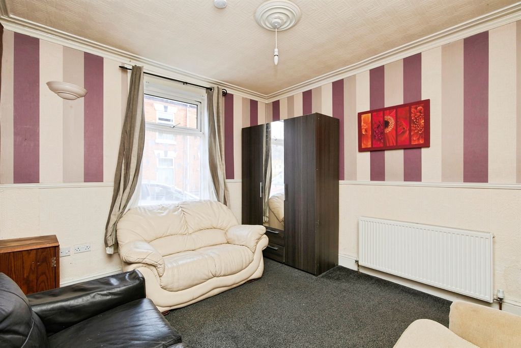 Property photo 2 of 12