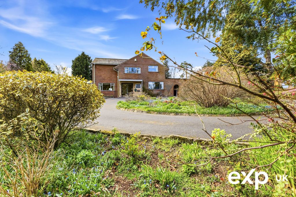 Property photo 1 of 42