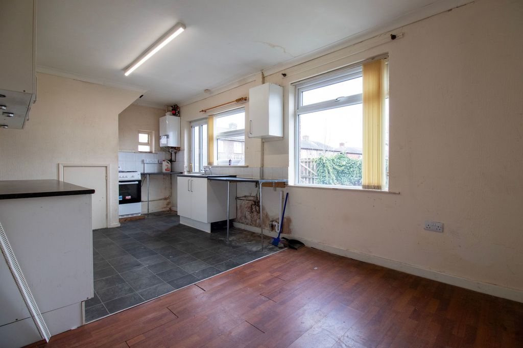 Property photo 3 of 13