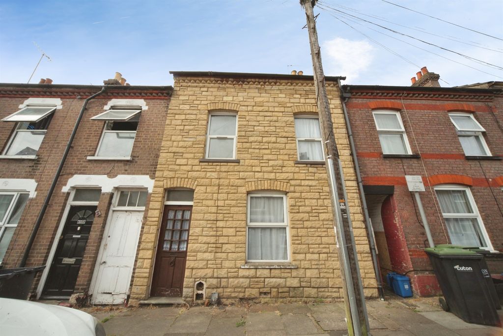 Property photo 2 of 19