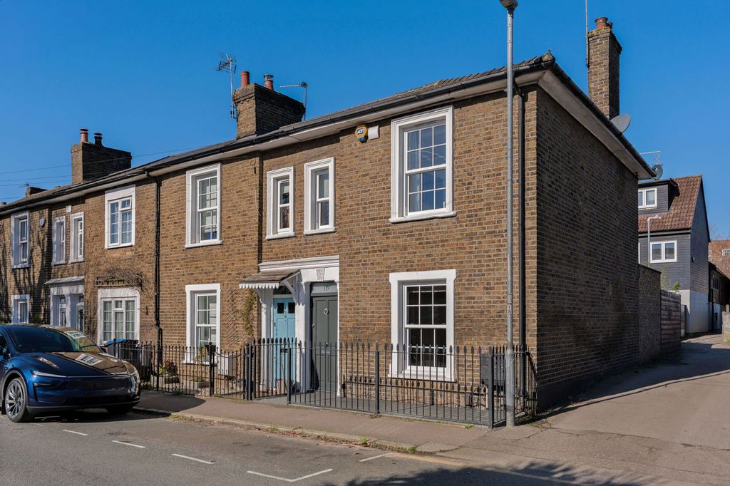 Property photo 1 of 21